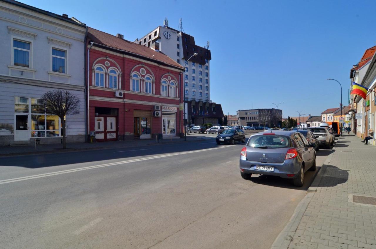 Apartament 11 Central Marosvásárhely Kültér fotó
